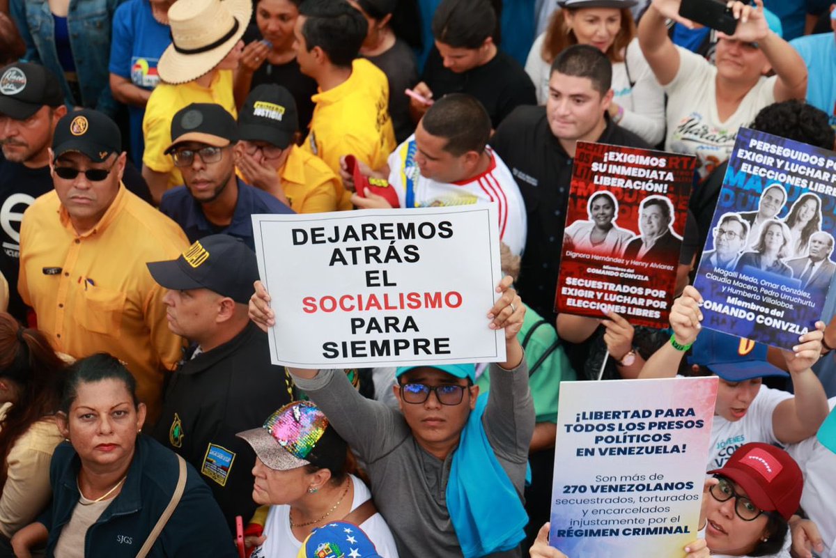 Que grande y bonito que eres Maracaibo

Tierra de gente buena y echada palante, el recibimiento del Zulia a nuestra Lider Nacional Legitimada el #22Oct @MariaCorinaYA ha sido majestuoso 

Este 28Jul todos por nuestra fórmula ganadora Maria Corina Machado+ Edmundo González🇻🇪🗳️💙