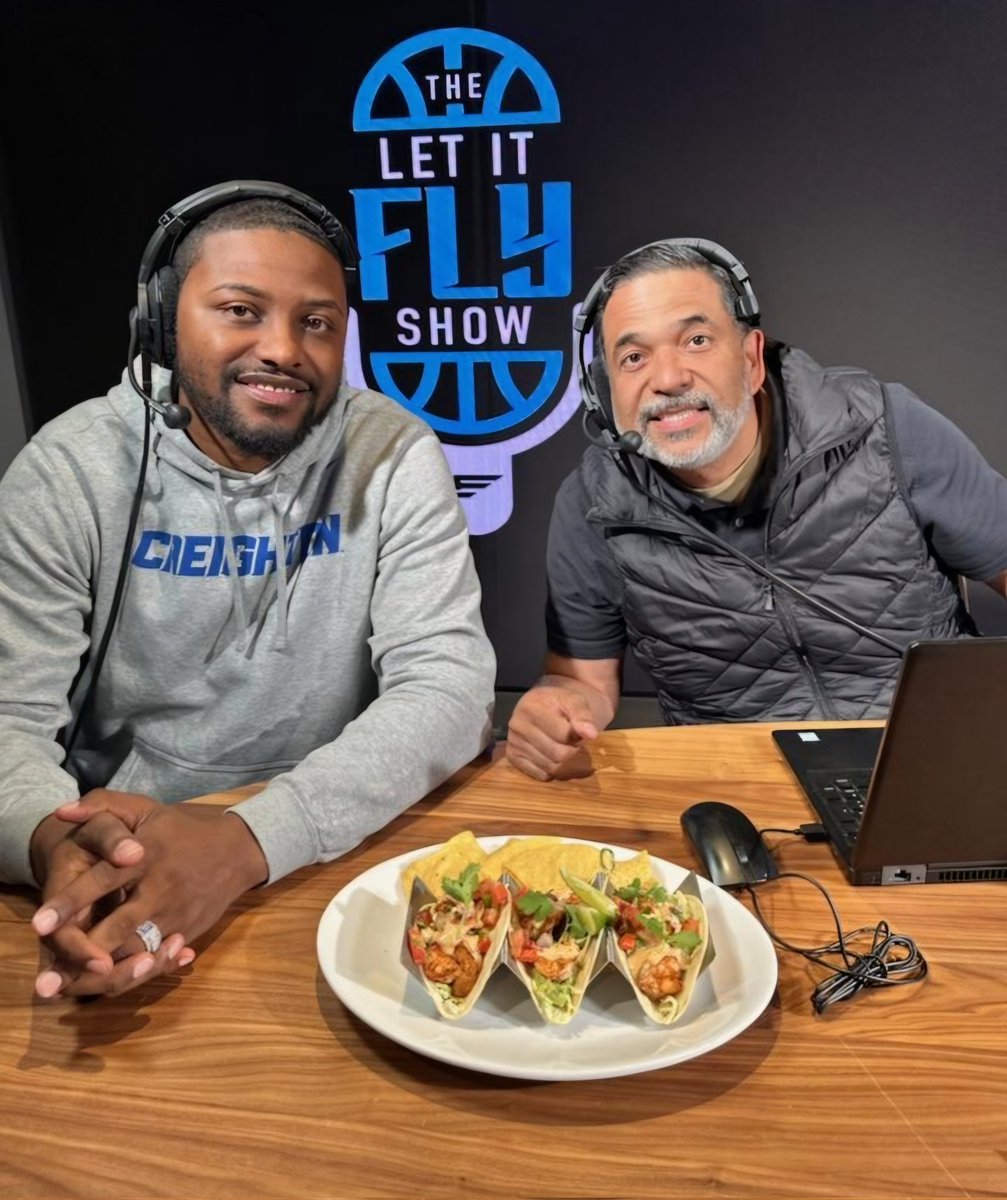This week's @TheLetItFlyShow guest is @BluejayMBB returning Sr @RyanKalkbrenner. His decision to come back, his legacy and what next season looks like for the Jays. NU/CU portal breakdown and new menu items like street tacos. Whole pod drops tomorrow youtube.com/@LetItFlyShow?…