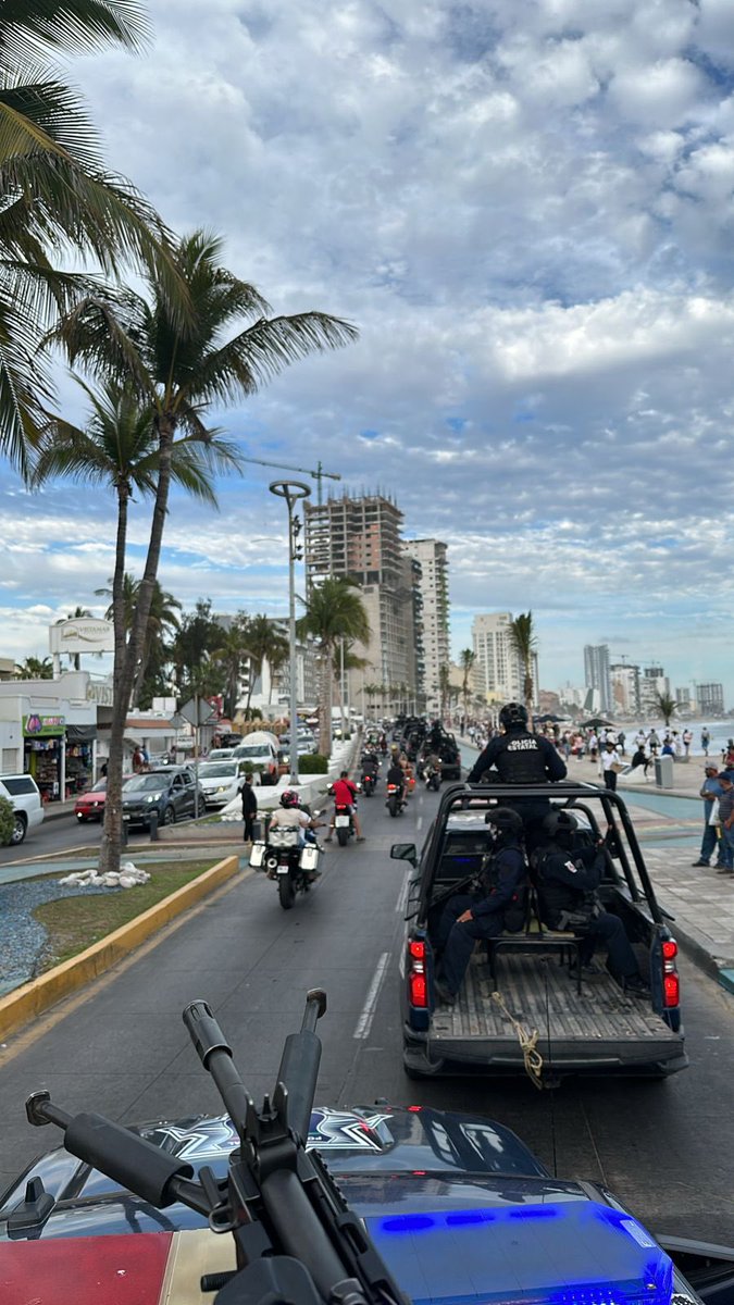Continúan los recorridos del Grupo Élite de la Policía Estatal Preventiva, en #Mazatlán durante la Semana de la Moto para garantizar que el evento se desarrolle con tranquilidad. #PEPSinaloa #SSPSinaloa