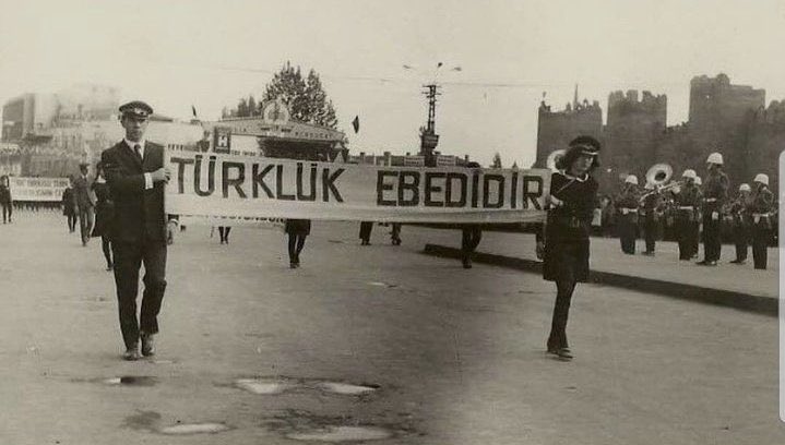 'Ona bir bayram diyemeyeceğiz. Çünkü yıllarca süren  büyük ıstırabımız o gün başlamıştır. Ona bir matem demek de kabil değildir. Çünkü bunca sıkıntıların  arasında bize büyük bir imtihan vermek, yürekliyle yüreksizi er meydanında denemek fırsatı vermiştir.' Atsız 3 Mayıs 1944