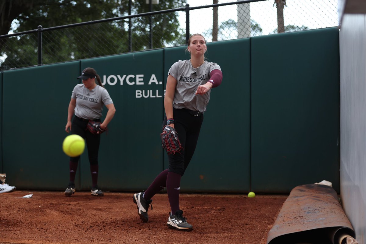 AggieSoftball tweet picture