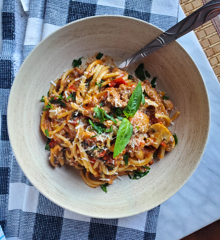 #ThrowbackThursday Spaghetti <3 Zucchini & Scallion Spaghetti thehappyveg.ca/recipes/zucchi… Medley Tomato Spaghetti thehappyveg.ca/recipes/medley… Cinci Chili thehappyveg.ca/recipes/cinci-… Mom's White Bean & Spinach Mozza Sketti Skillet thehappyveg.ca/recipes/moms-w… #Vegetarian #recipes #TBT #TBThursday