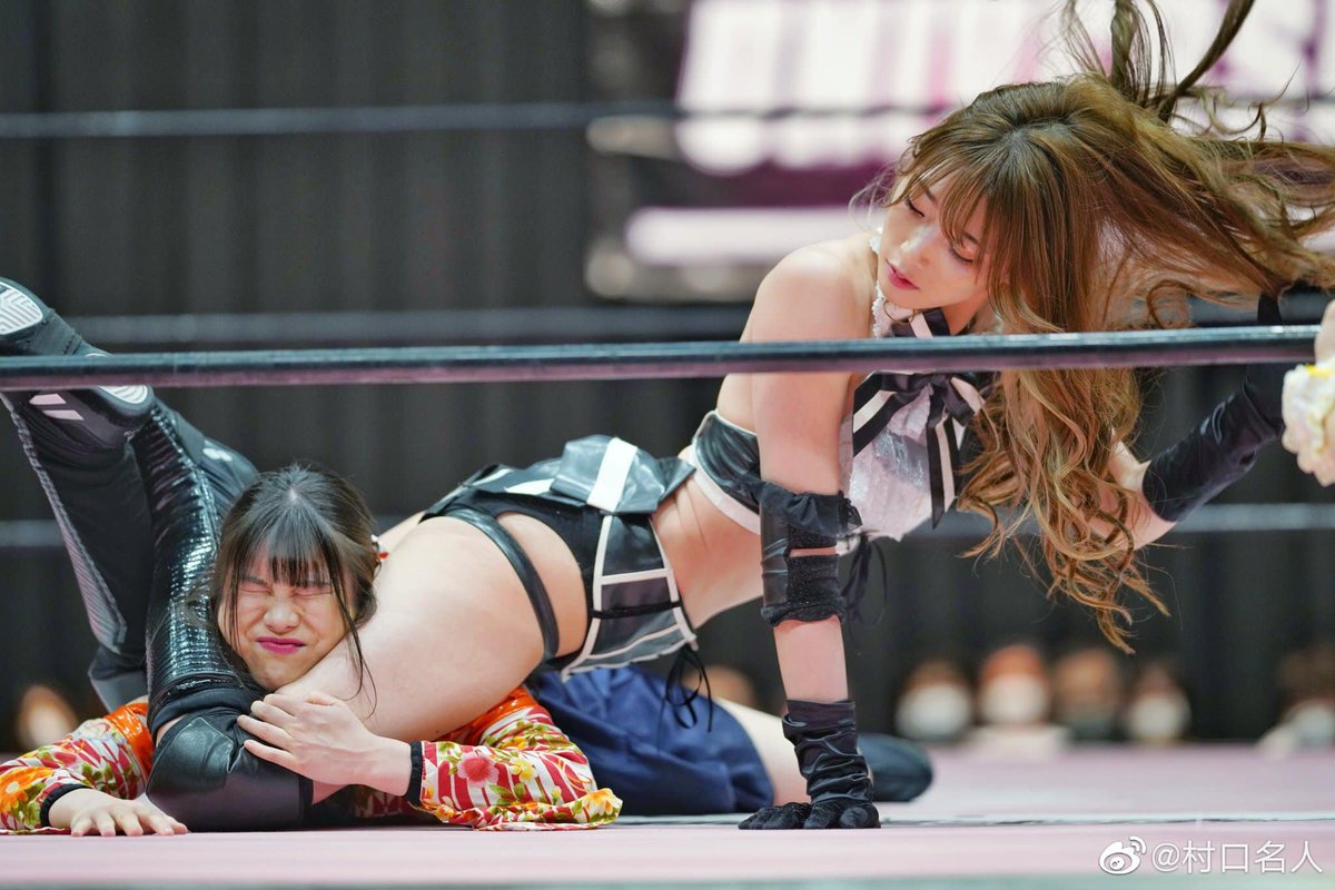 different kind of wrestling but cmon Florina you could've been in this situation