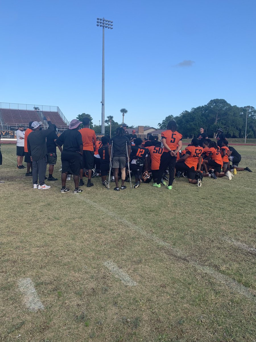 Really appreciate the staff at @CocoaFootball & @Cocoa_Schneider for the hospitality and letting @_OrtizTorres @Coach_PBurke & myself stop by practice today‼️Great way to end the day in the Space Coast 🚀 #GRIT 👀🦅