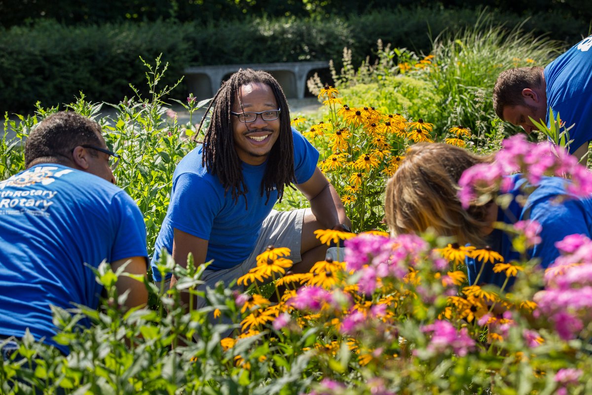 This month, we have a focus on Youth Services. We work with youth in a variety of ways, from Rotaract Clubs to service projects.

Learn more and get involved at: bit.ly/3Yfppsn

#YouthServices #RotaryInternational #JoinRotary #YoungstownRotary