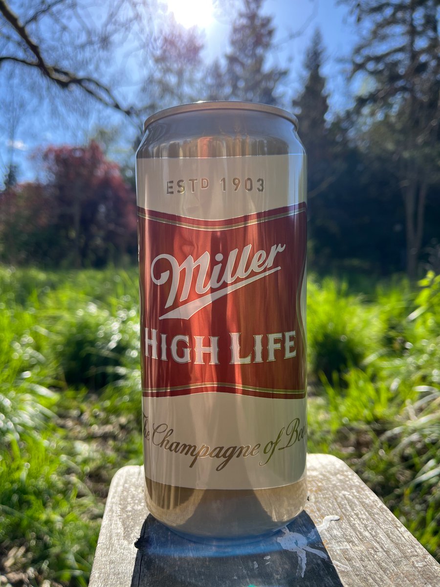 A lovely #Spring late afternoon. The sounds of live #LindaRonstadt coming out of the living room windows commingles with wild birds - chickens have pretty much already called it a day - as the sun just tucked behind the top of a Doug fir. And yes, a #HighLife. I am a simple man.