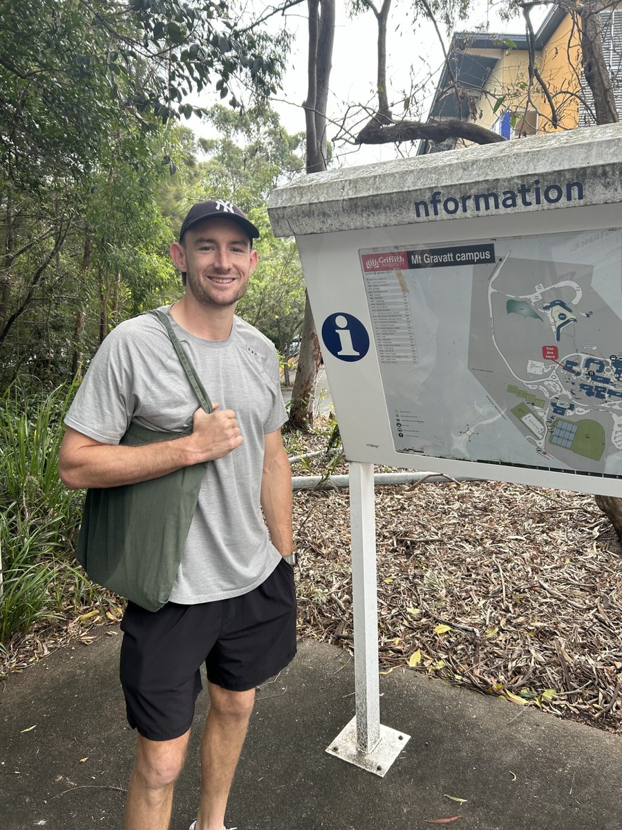 Delighted to see @brisbanelions Co-Captain Harris Andrews at Mt Gravatt campus. Mixing elite sport and his teaching studies, Harris is studying a Bachelor of Education inspired by his coaches who have teaching backgrounds. Best of luck to both teams in Sunday's @AFL #QClash