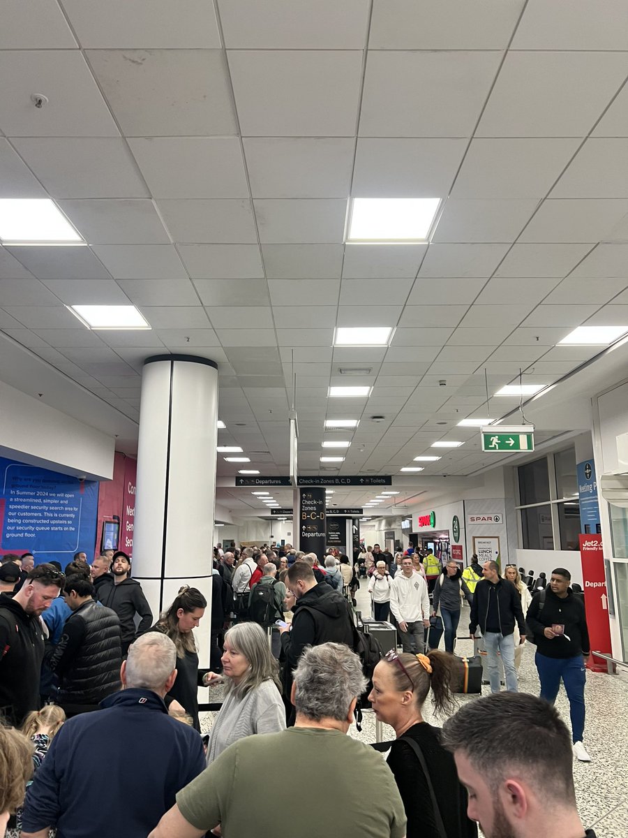 Is  Birmingham International Airport the worlds worst airport? No, but they are working hard on it.
BHX at 4.40AM. #bhx #birminghaminternational #worststartonholiday