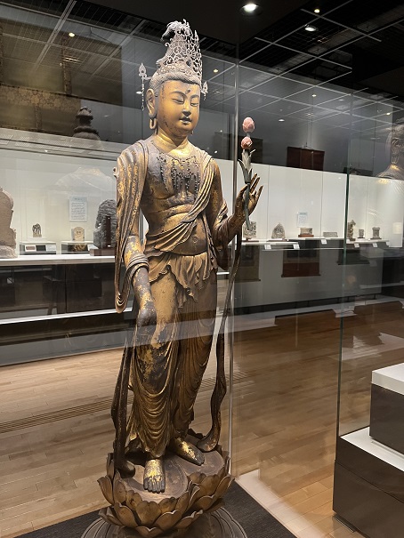 東大寺中性院弥勒菩薩立像の足下には、なんとあの「建久□年」の銘が