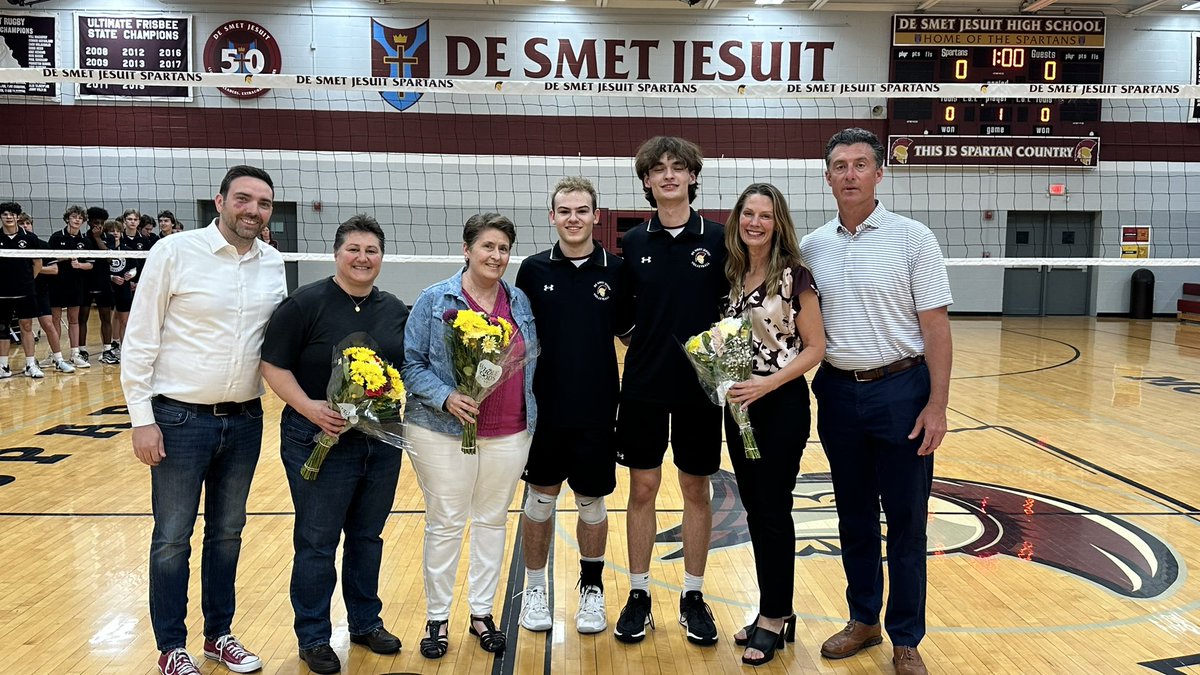 Congratulations to our @DeSmetJesuitVB #Seniors on a great 4 years! #ThankYiu parents for all your support & sacrifices you make for your sons #AMDG #SpartanPride