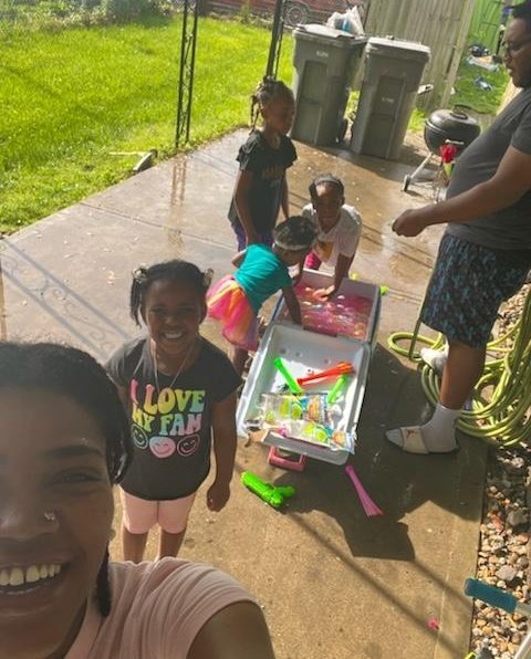 We had 350 water balloons and some water guns for the girls today. They had a blast ! Today was a success, it was 'Bussin' says the girls 😂🤣 #familyfun #familytime ❤️