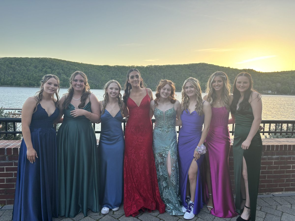 Sometimes our girls trade in their uniforms for prom dresses!! Congratulations to our Juniors and Seniors that went to the Prom tonight. @CoachSchoon14