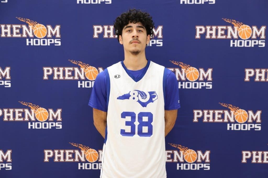 Unsigned Senior Spotlight: 6’4 Felipe Patino
#PhenomHoops 

Read here: phenomhoopreport.com/unsigned-senio…