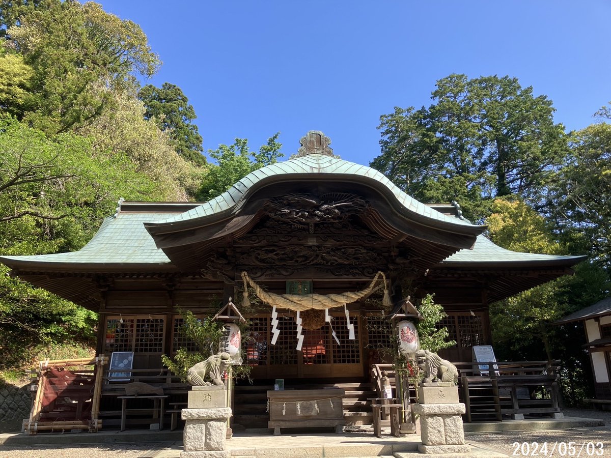 おはようございます🌤 青空が広がり今日は晴れて清々しいお出かけ日和。日なたでは暑く感じられそうです。推定樹齢1000年の大杉があり自然に囲まれた大國魂神社では、参拝する方々の姿が見られました。今日明日は例大祭が執り行われます。 #いわき #空ネット #ふくいま #シェア天 #ゴジてれ #福の空