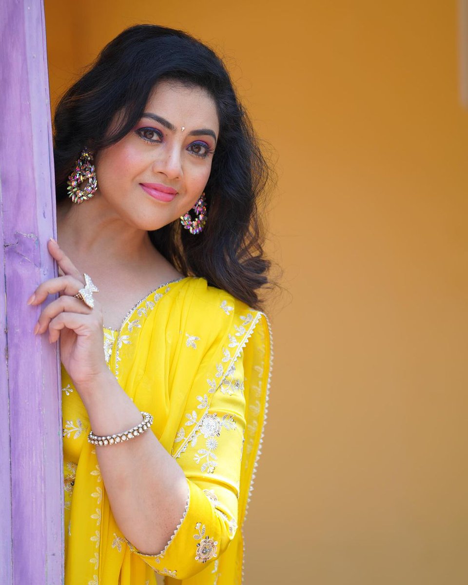 #Meena 

#ActressMeena 

#actress #CineFlowTamil