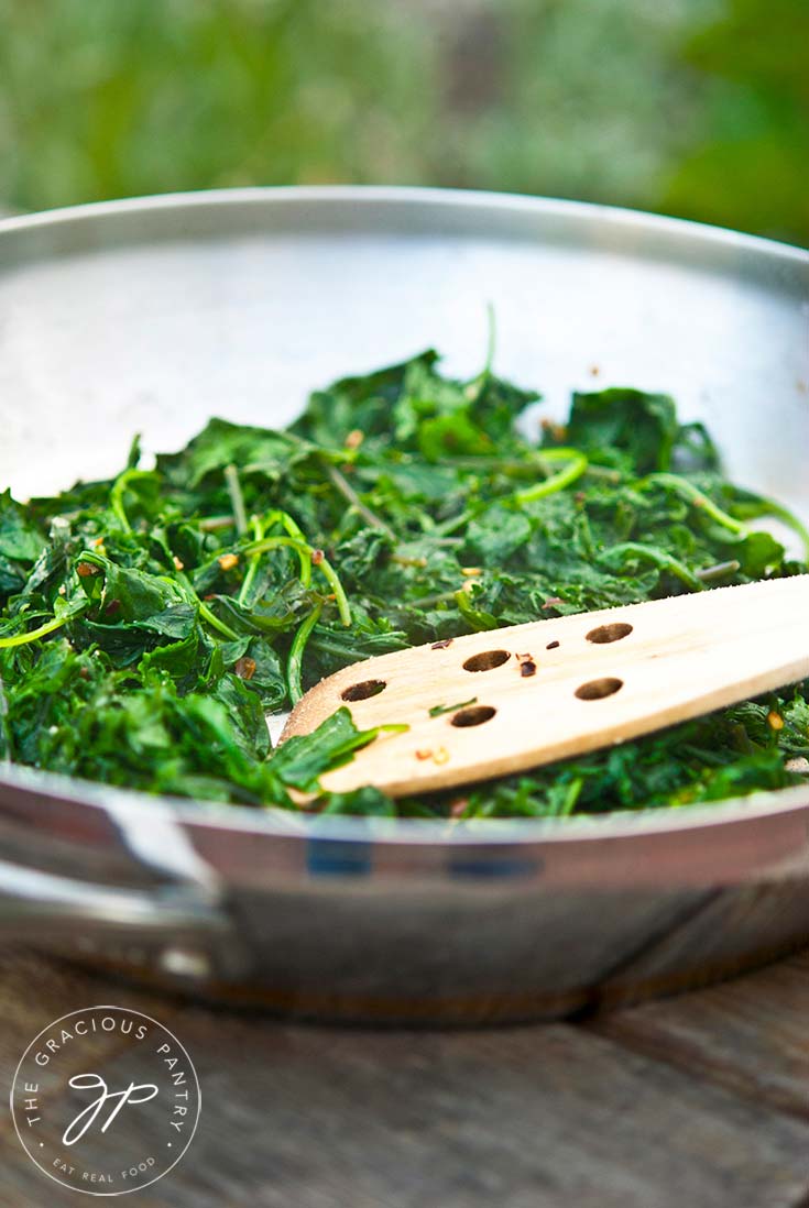 Baby Kale Recipe with Garlic and Red Pepper Flakes @graciouspantry thegraciouspantry.com/clean-eating-g… #Vegetables #IngredientsRecipes #SideDishes #Mediterranean