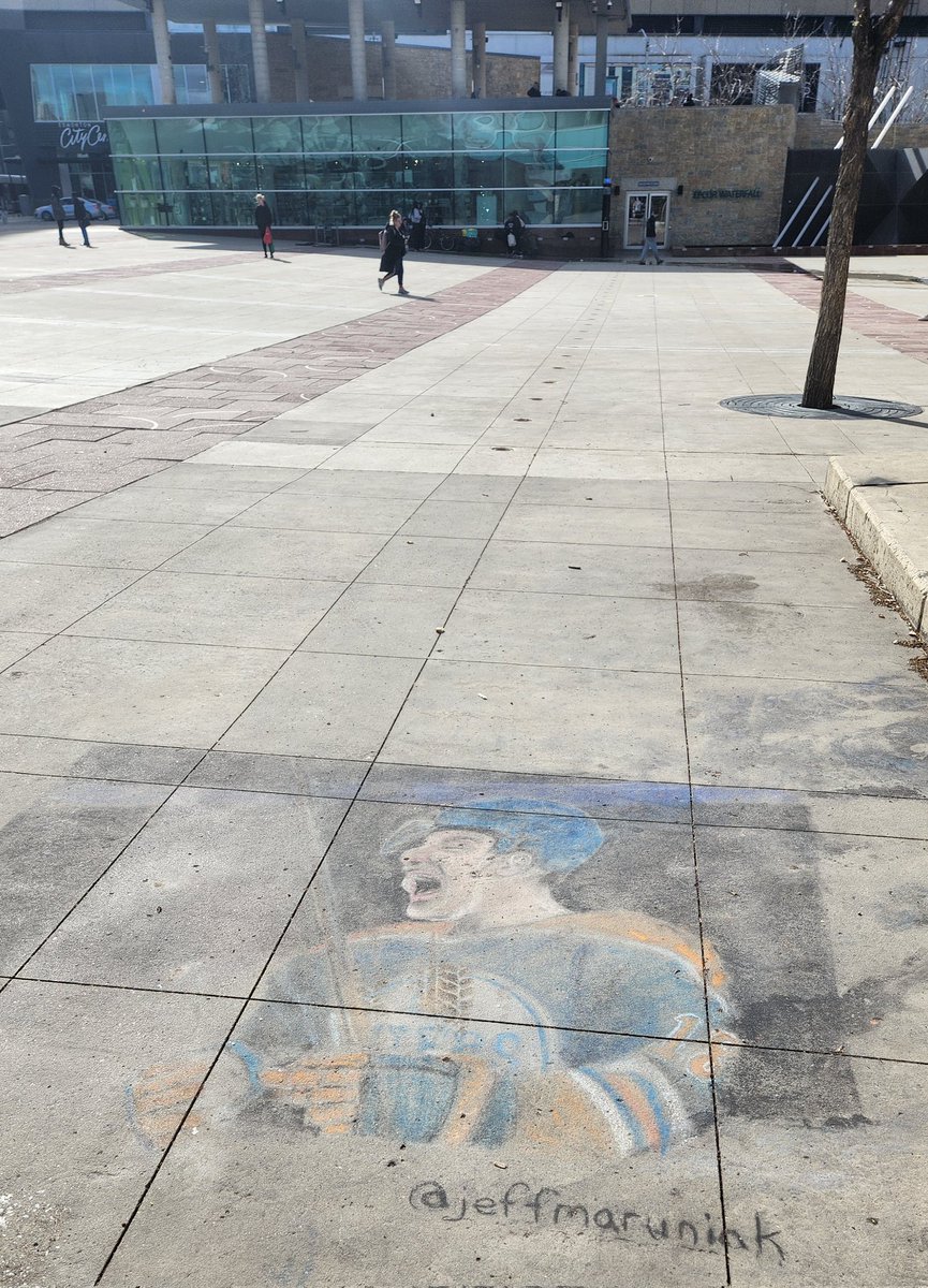 Spotted this on the way through Churchill Square in #yegdt earlier today. I'm sure it's been there for a little while, but it’s new to me and really cool! Well done! 
#LetsGoOilers 
@NHL_On_TNT 
#ShaqHyman
#NHL
#yeg