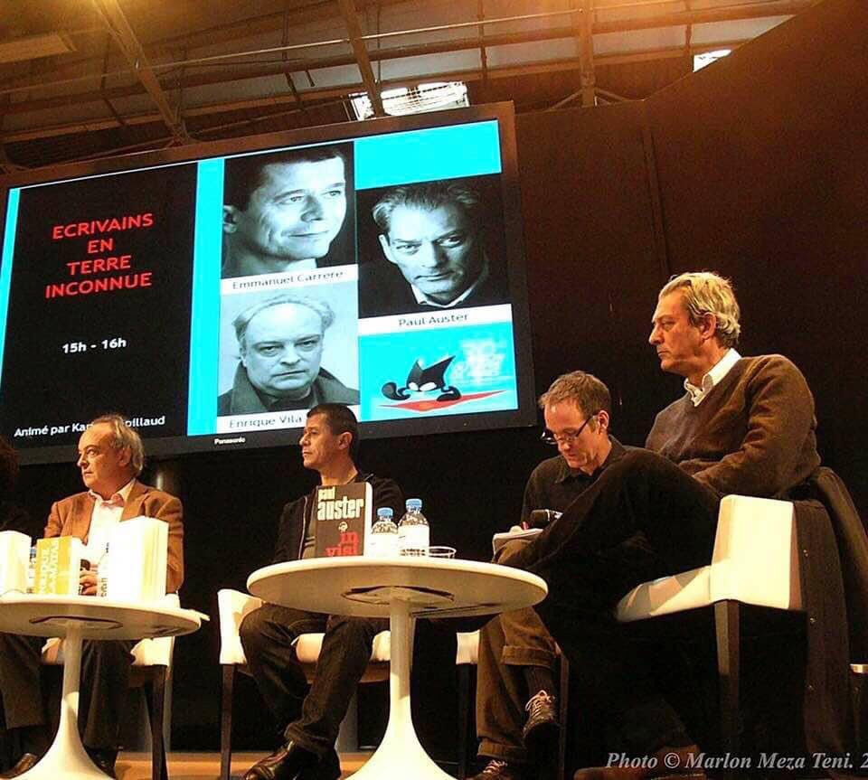 Enrique Vila Matas, Emmanuel Carrère, y Paul Auster en 2010 en París en la conferencia «Escritores en tierra desconocida». Photo©️Marlon Meza Teni