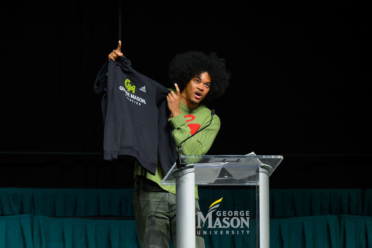 Thank you @MasonAthletics ✨🎤

Enjoyed hosting the @GeorgeMasonU Green & Gold Athletics Awards 🏆 #MasonNation