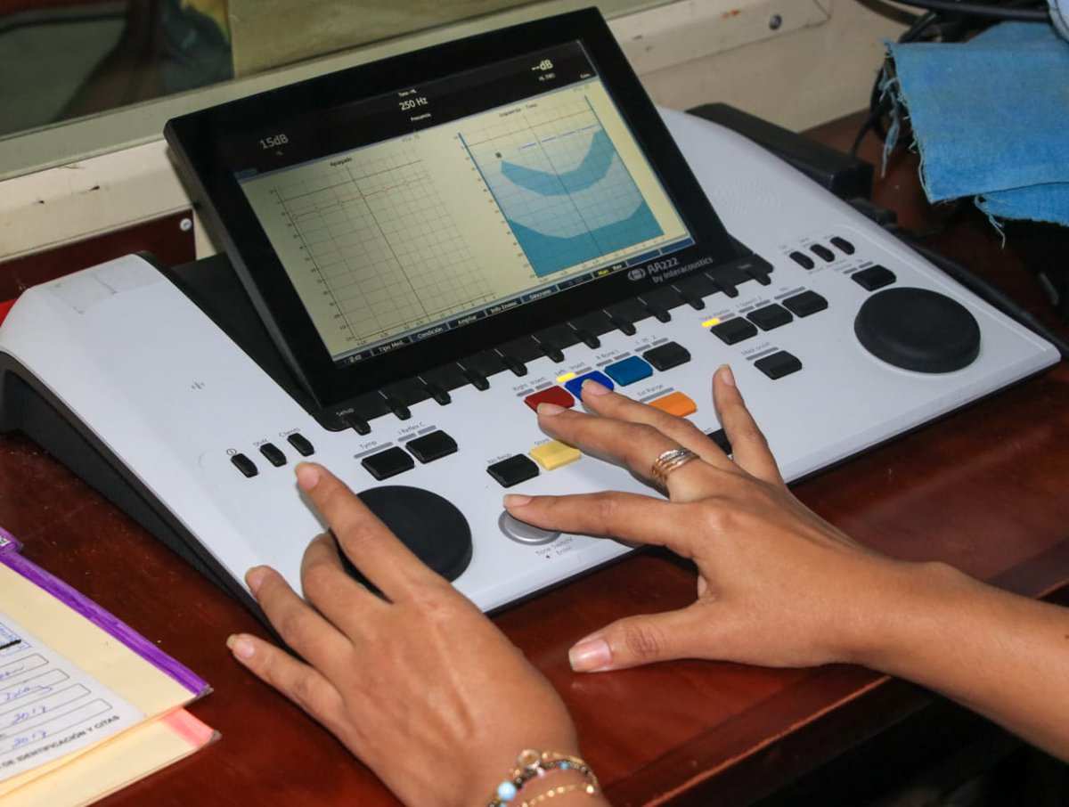 En nuestro ISRI en San Miguel, contamos con la tecnología y el personal especializado para atender la demanda de evaluaciones auditivas de la población del oriente del país.