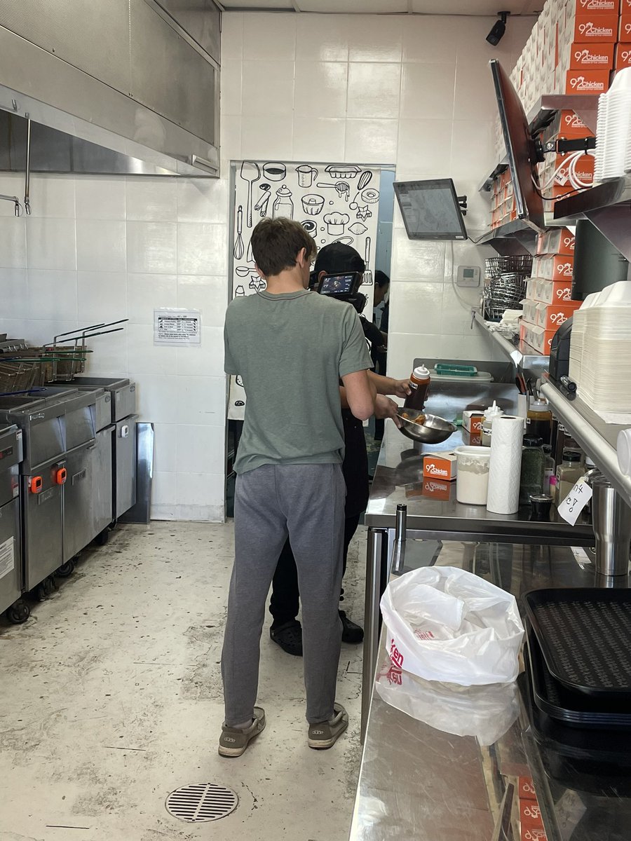 penderpctv's tweet photo. Filming a piece with Blake Van Tassel on a local restaurant opened near Pine Crest: 92Chicken! https://t.co/U0lb5IhKzs