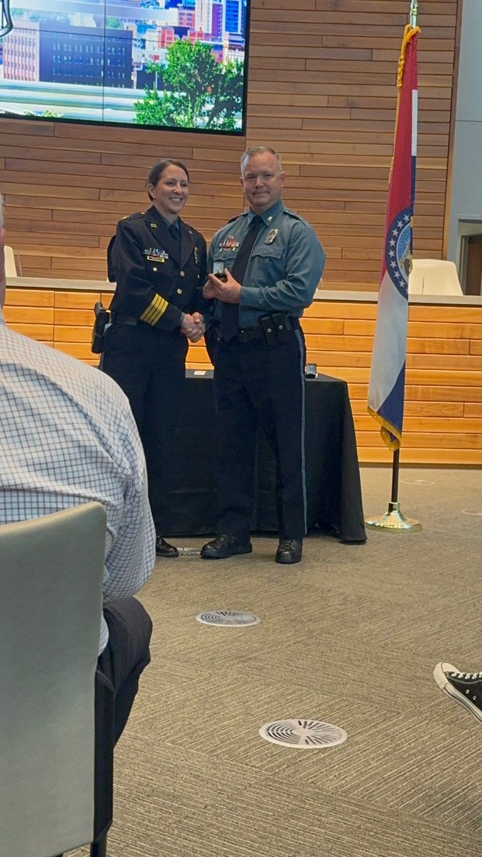 paul_thilges's tweet photo. Today I celebrated 25 years of service to my community. I have been blessed by the grace of God and the support of my family, friends and co workers to make it safely through this journey. Thank you! #BackTheBlue https://t.co/DFaEbV6xtT