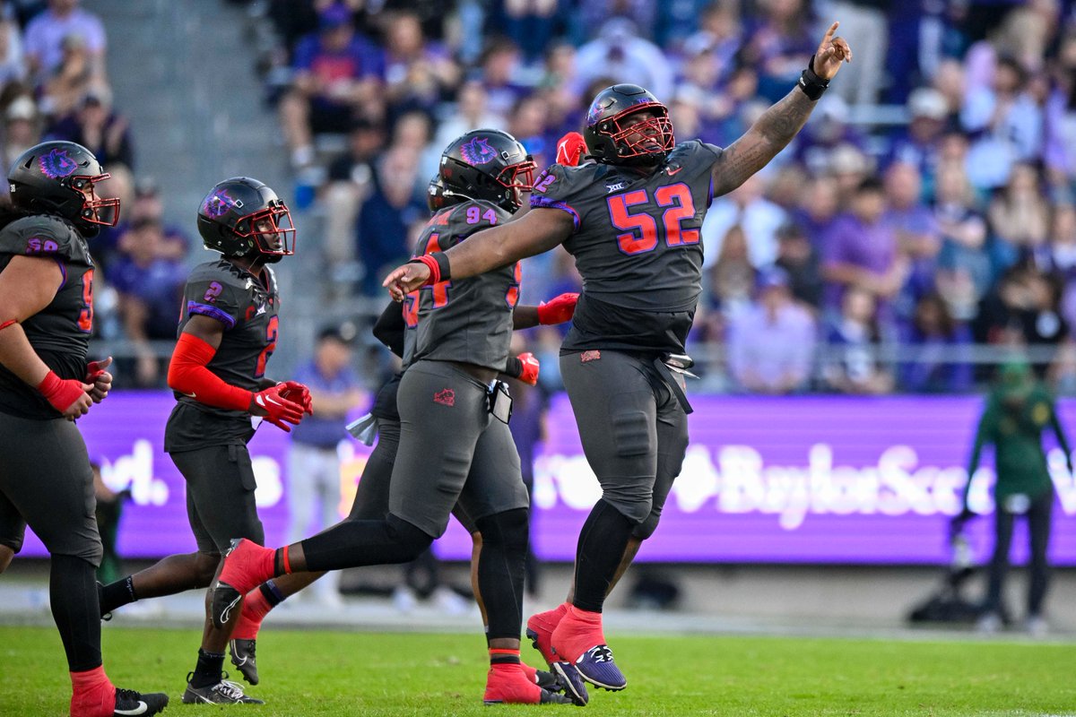 TCU transfer DT Damonic Williams has committed to Oklahoma. Big win and a big need for the Sooners. The 27-game starter was No. 2 in our @TheAthletic best available ranks. bit.ly/3Ul6hZE