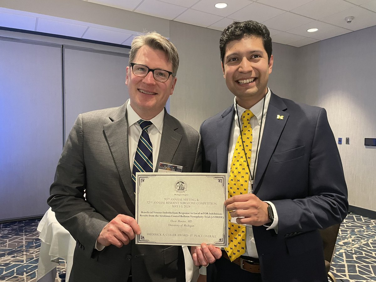 Congrats @OscarMorenoMD 2 yrs of hard work, late nights, setbacks. Amazing work developing a microsurgical model, drug testing cells —>in vivo. Manuscript accepted & first place resident research award at Mich @AmCollSurgeons. Obi & Jobst lab are so proud! ⭐️ @UoMVascSurgery