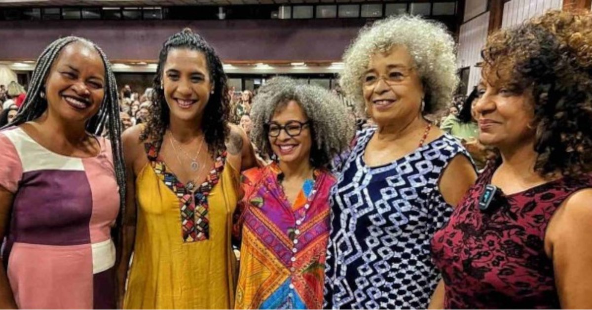 #Brasil | Angela Davis destaca el protagonismo del feminismo negro brasileño ✊🏿🇧🇷

👉🏽Nota completa: rosalux.org.br/angela-davis-d…