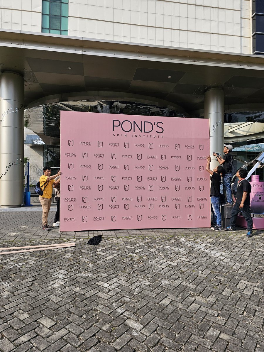 240503 Pond's Indonesia Time Capsule Pop up event!

I am here Tzuyu! 子瑜我们在这儿等你❤️

TZUYU X PONDS POP UP EVENT

#TzuyuForPonds #PondsxTzuyu #TzuyuxPonds #TZUYU 
#쯔위 #子瑜 #ツウィ #TWICE #트와이스 @JYPETWICE @PondsIndonesia