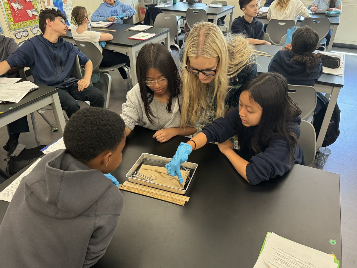 Pure engagement as @HughesOwls dissected worms in their Science class. TY to Ms. Van Divort for welcoming me into your classroom “lab.” I love how you love Science! #proudtobeLBUSD