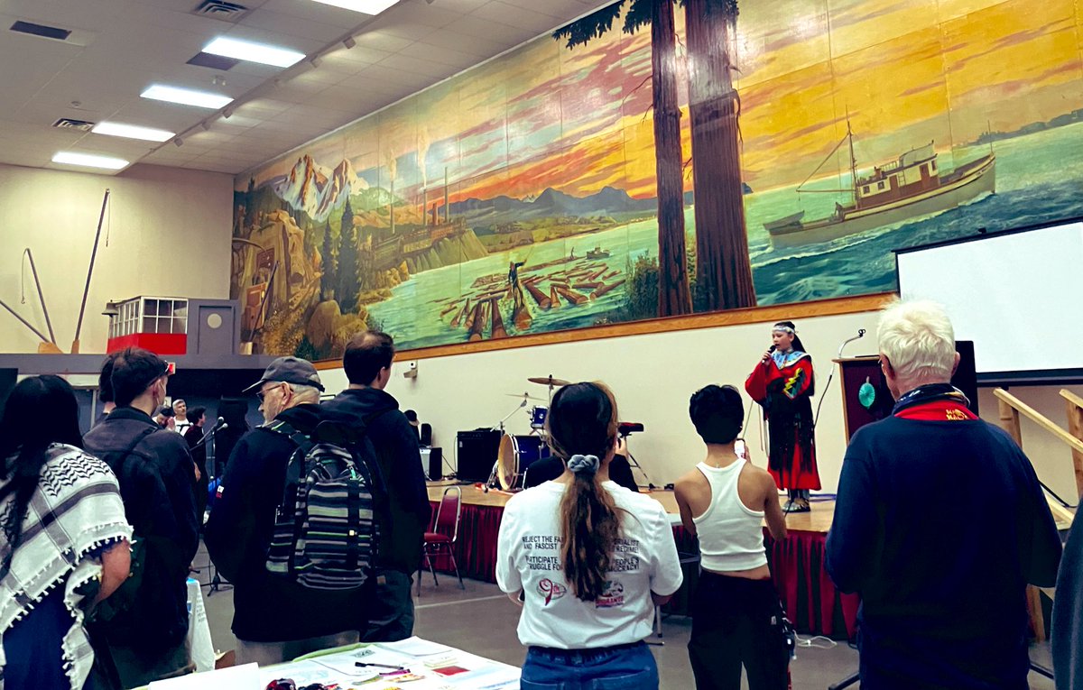 What a powerful room to be in! Thank you @vancouverdlc for hosting International Workers’ Day & to Sariah Jacobs for opening in the most inspiring way. Here’s to supporting & celebrating workers & their leadership in establishing & continuing to fight for rights and justice.