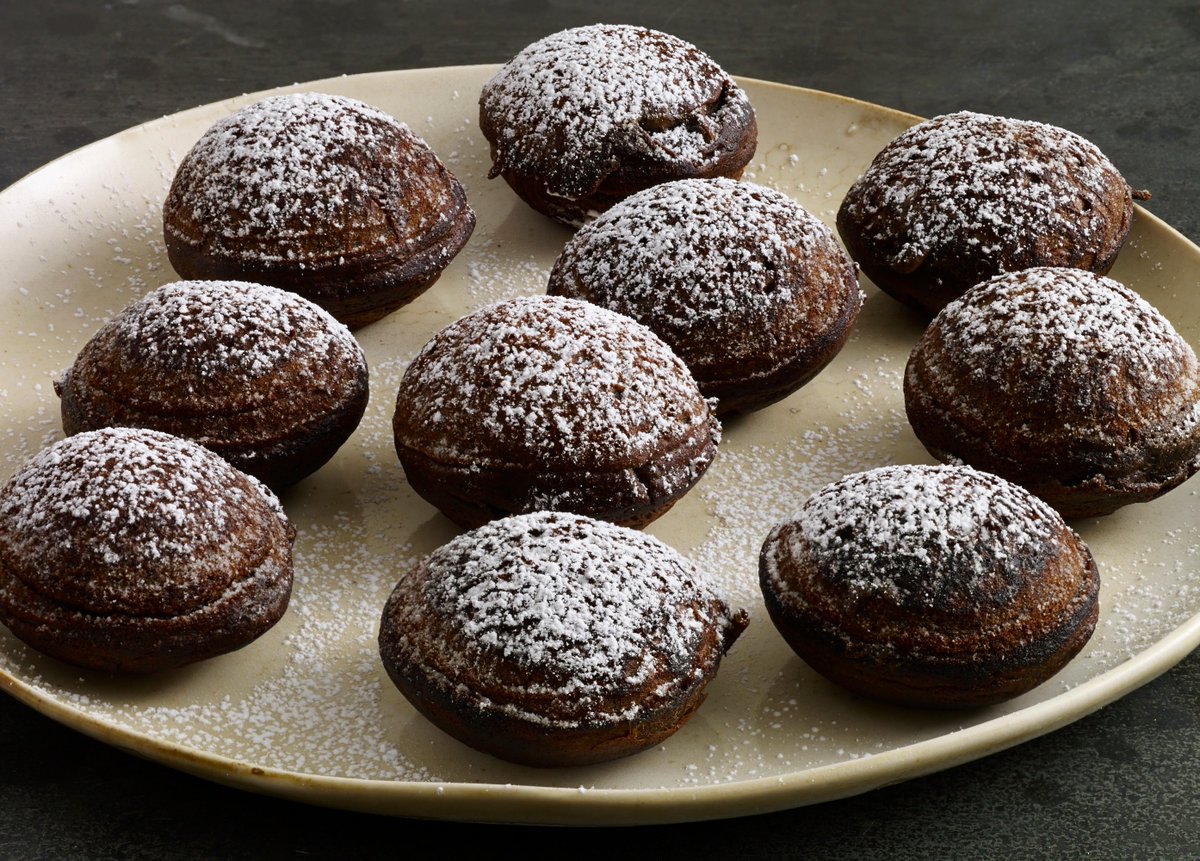 @Sisfurcats @RealFakeGator Hi Rags! I have some Mexican chocolate donuts for you. I can give you regular coffee or iced Mexican mocha coffee. #nipclub