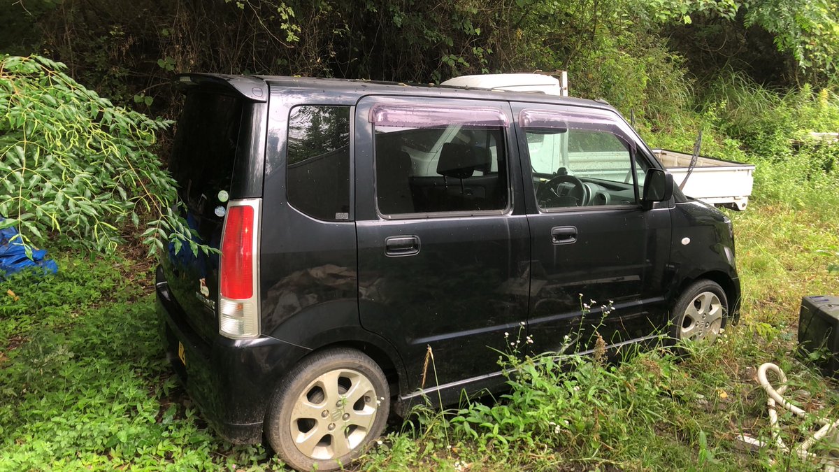 【緩募】車検切れワゴンR 5万でどなたか買ってくれませんか
走行7万キロくらい、ターボ、ナビ、ETC付いてます