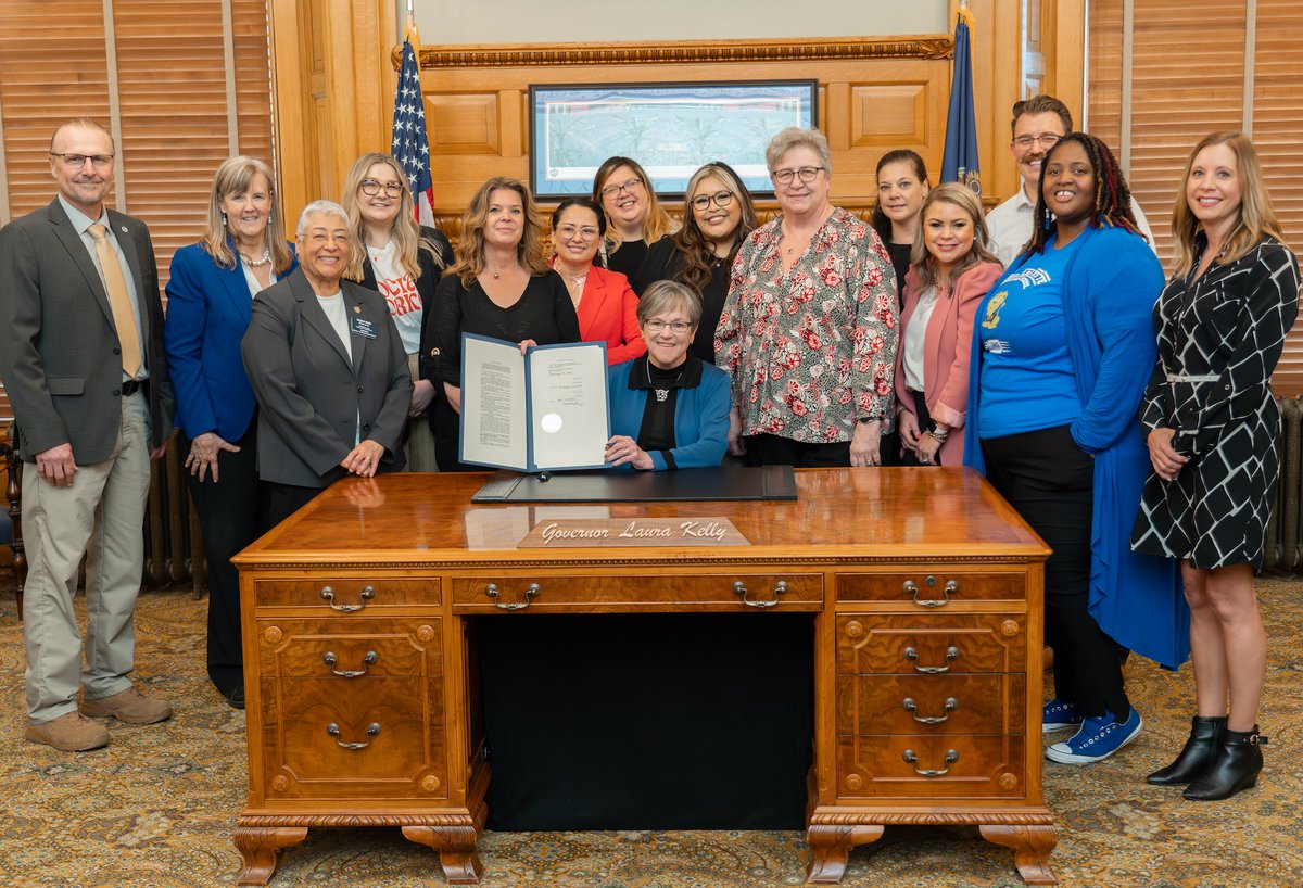 50 years after the historic Kansas Social Work Practice Act was passed into law. Governor Kelly signed HB 2484. This is a historic milestone as Kansas was the seventh state to pass Social Work Interstate Licensing Compact Legislation. #advocacymatters @nasw