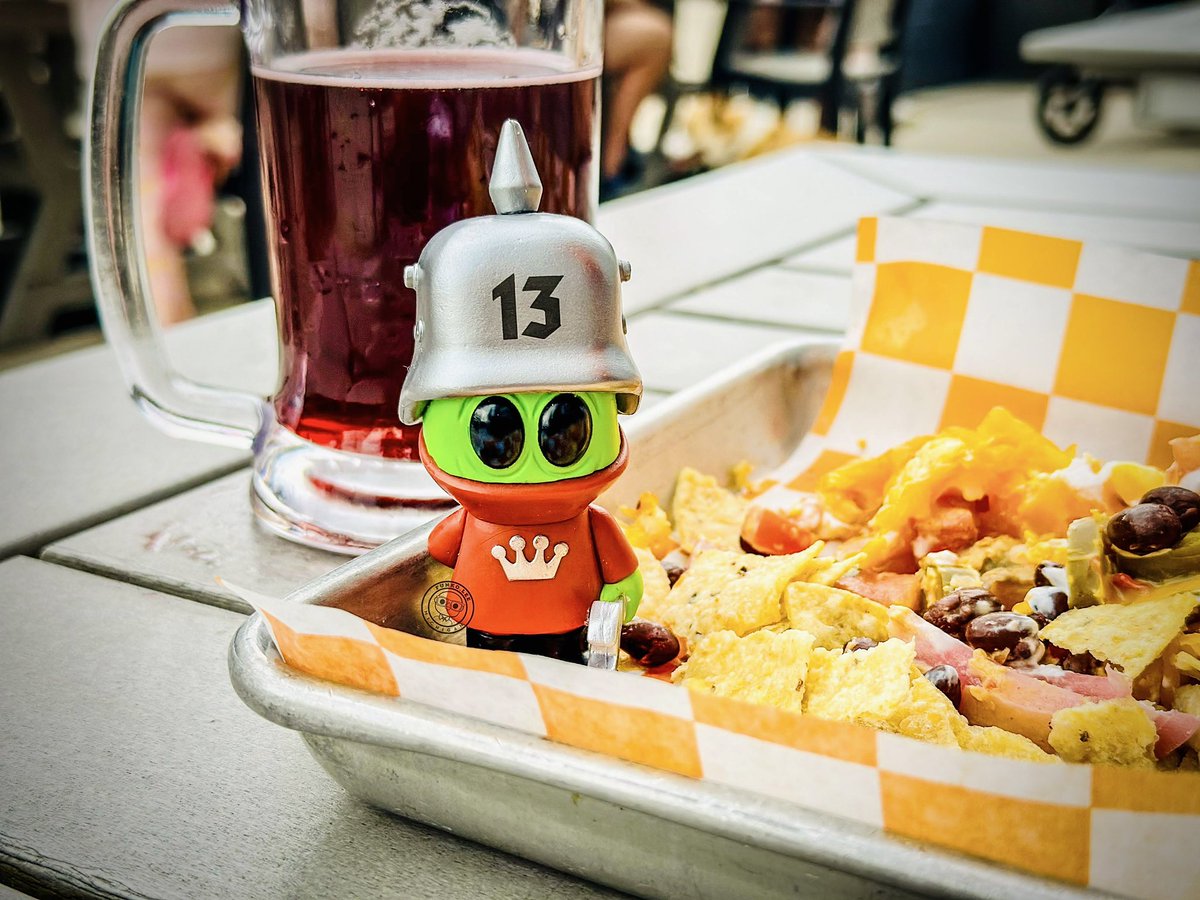 Mug Club Thursday @ Gravel Bottom, my favorite local brewery! Otto tagged along for some delicious pork cheese nachos & one of our favorite beers, Sangria! #FunkoSoda #Food #Beer #fun #Funko #FOTM #FunkoFunatic #FunkoFamily