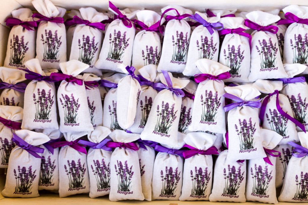 Choose organic wedding favors for an eco-friendly celebration. Find ideas for natural and sustainable gifts for your guests.
pioneerthinking.com/organic-weddin…
#wedding #weddingfavors