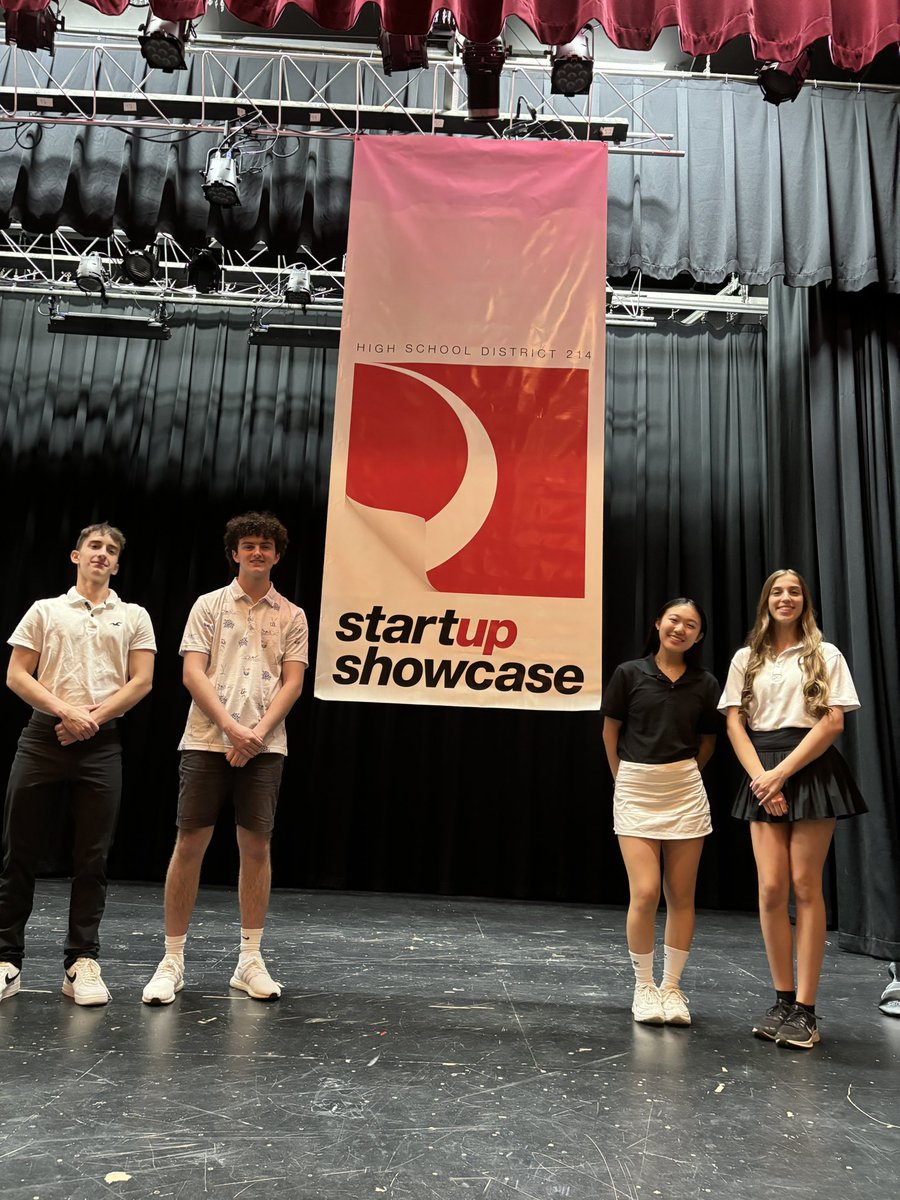 I am so proud of @BG_Bison team Mully for the fabulous pitch they gave tonight at the D214 Startup Showcase.  Their entrepreneurial journey was so fun to be a part of it! #proudteacher