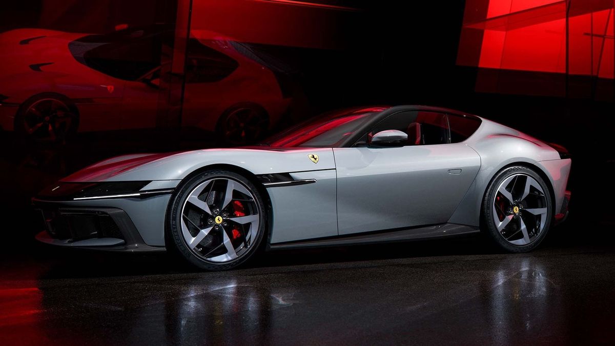 2025 Ferrari 12Cilindri First Look: A Glorious V-12 Engine Wrapped in a Car motortrend.com/news/2025-ferr…