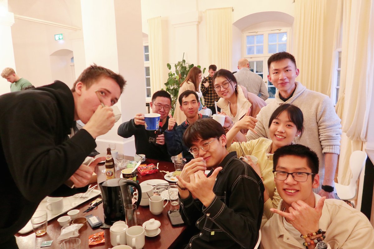 Tsinghua_PBCSF's tweet photo. Going Global | 2024 HDB "International Week" Flashback: Tsinghua PBCSF students and international students at the "Evening of Cultures" - a joyous and enthusiastic celebration of inclusivity and cultural exchange.
#GlobalExchange #CollaborationAtItsBest #GoingGlobal https://t.co/NDN0nkXvMt