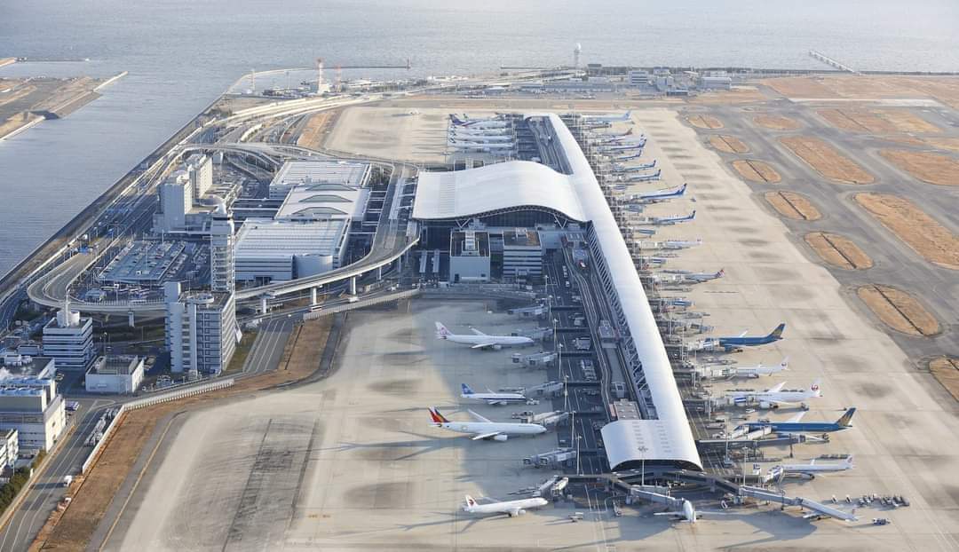 🔴Japon🇯🇵 /L'aéroport international de #Kansai, région d'#Osaka n'a perdu aucun bagage depuis son ouverture en septembre 1994. Plus de 10 millions de bagages au cours de l'exercice 2023. Une efficacité surhumaine, de la probité et préservé la Dignité de la Nation. Félicitations!