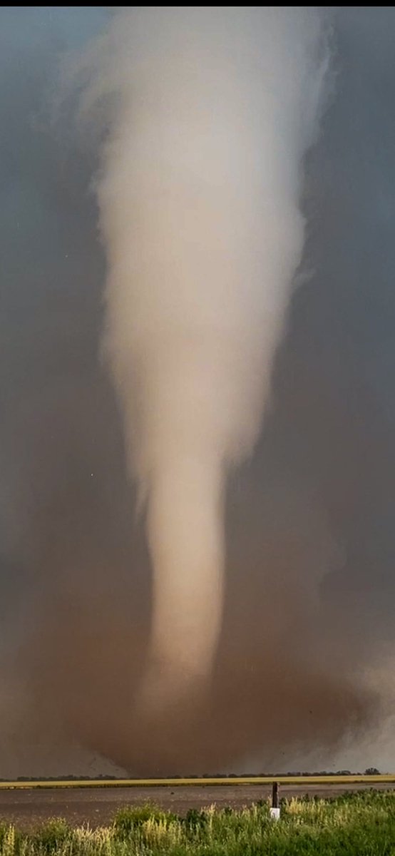 Phone pic of the strong tornado near #Hawley, Texas earlier. <a href="/NWSSanAngelo/">NWSSanAngelo</a> #TXwx