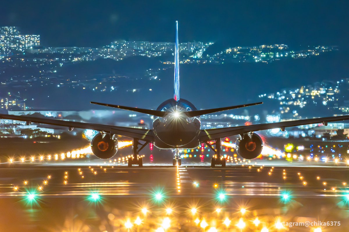 GWの最終便は、大型機が連日入っていて嬉しいです😆✈️
　
📍#千里川土手
📸Canon R6m2 
EF100-400mm f/4.5-5.6L IS II USM
Filter: NiSi Natural Night