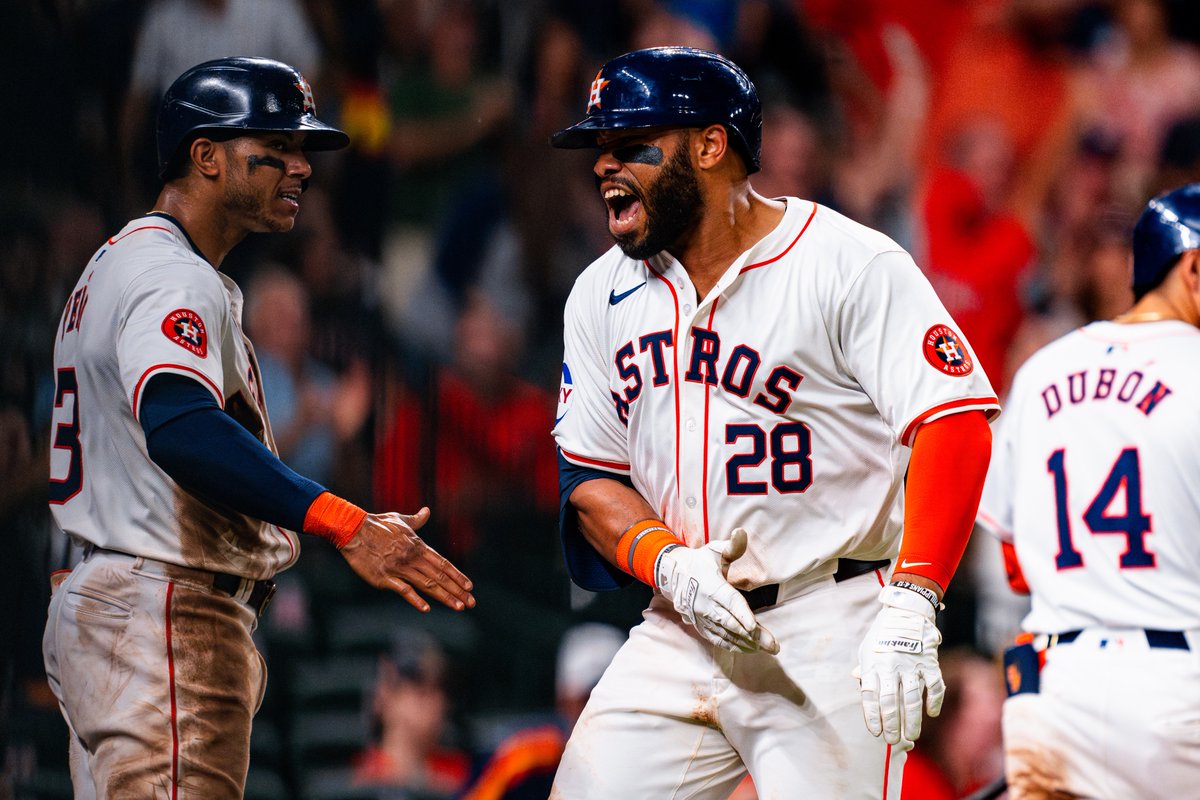 astros tweet picture