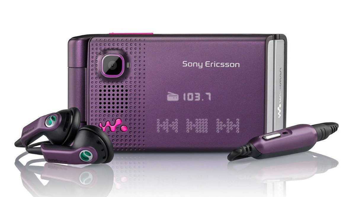 In 2007, Sony unveiled the Sony Ericsson W380 Walkman phone with gesture control, a clamshell design, and a 512MB Memory Stick. It had an FM radio with TrackID, customizable light effects, and one-touch control buttons.