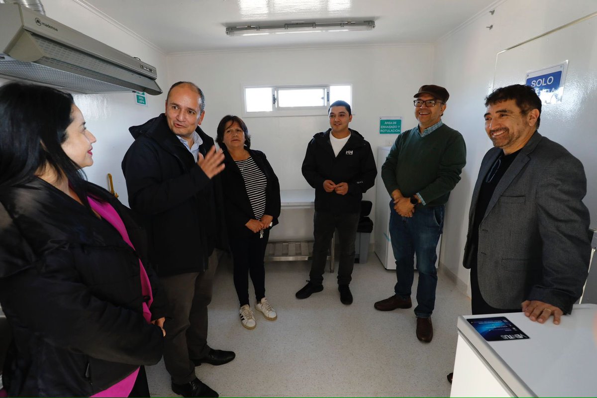 ✅ ¡Apoyamos la pesca artesanal! 📌 @muniarauco : entregamos botas y trajes de agua a 190 beneficiarios. Iniciativa @CFTLotaArauco1 📌 @munilebu : inauguramos 3 micromódulos para comercialización de productos del mar. Programa @FChinquihue 🎣 Proyectos con apoyo @CoreBioBio