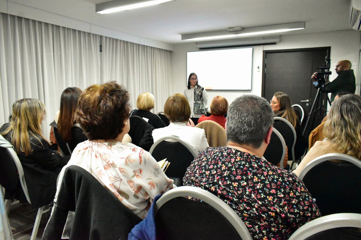 CamturUruguay's tweet photo. #Hoy finalizó el ciclo de charlas #MujeresLíderes, a cargo de la disertante @tererussi "Turismo&amp;Hospitalidad". 
Nos acompañaron autoridades de @Uruguay_Natural  @MonzeglioRemo https://t.co/9ILYoHFPlM