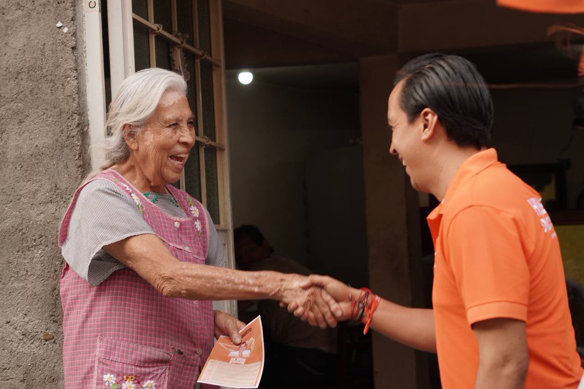 humbertodiaz22's tweet photo. Desde Vista Hermosa hasta la Progreso, la #CampañaNaranja🍊 sigue recorriendo el Distrito 1.

¡Gracias por su apoyo! #ElDistrito1EsNaranja https://t.co/2dFc0dU9FG
