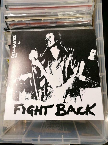 44 years ago today
Fight Back was the second 7-inch EP by hardcore punk group Discharge, produced by Mike Stone and released on May 3, 1980 through Clay Records

#punk #punks #punkrock #hardcore #hardcorepunk #discharge #history #punkrockhistory #otd