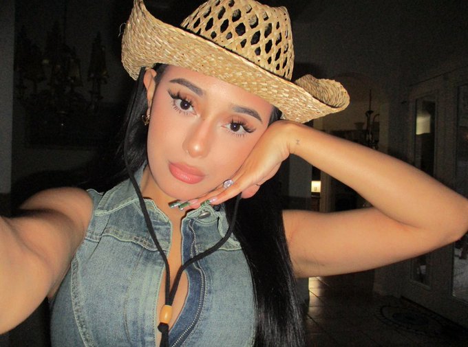 ride me ! https://t.co/MHzoskCrFU